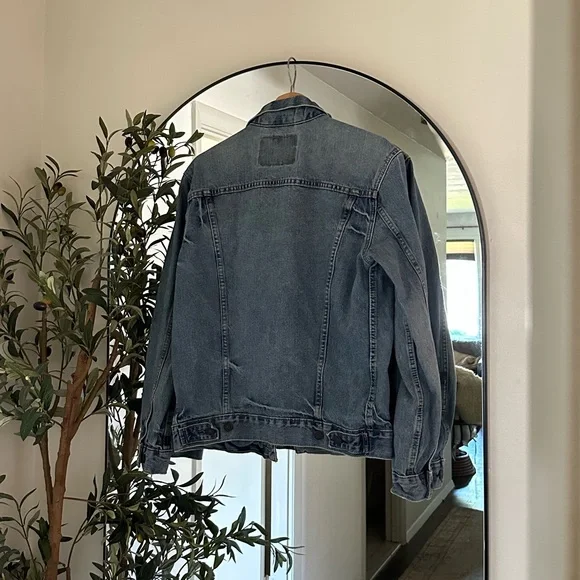 Levi’s The Trucker Denim Jacket - Picture 4 of 4